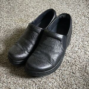 Black Leather Women’s Klogs